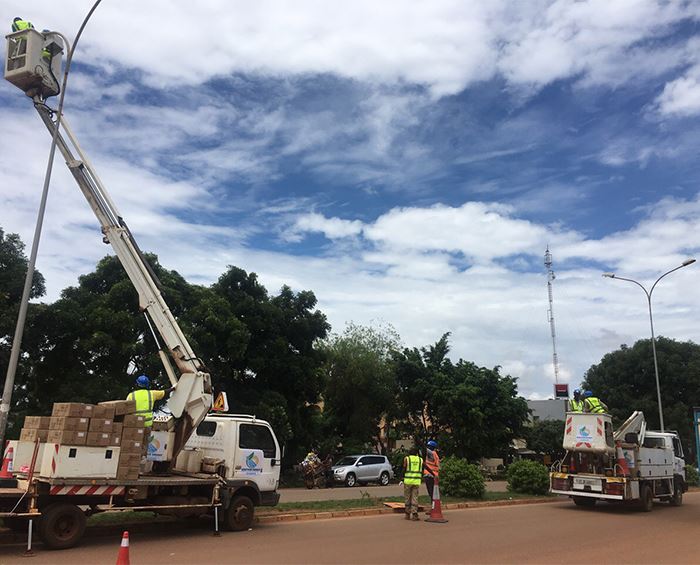 Ní bheidh truailliú comhshaoil ​​mar thoradh ar shoilse sráide faoi stiúir 左蓉...